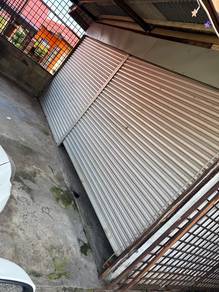 pintu kedai