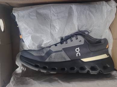 Running Shoes 