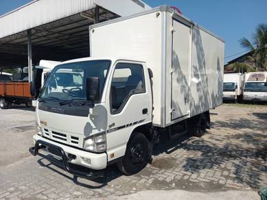 2013 Isuzu NPR71ULHT Fiber Box 14'6 (1 RHS Door)