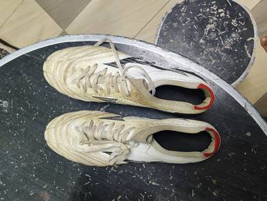 MIZUNO boots