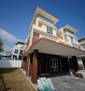 Semi-Detached House For Sale in Rawang,SGR