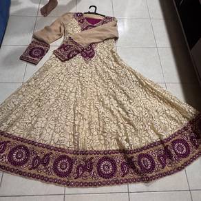 Punjabi/Anarkali Cream&Purple + Dupatta –L