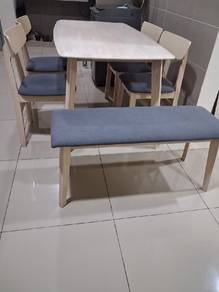 meja makan