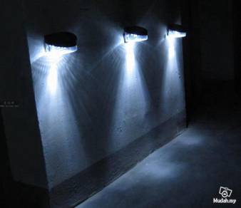Solar Powered Wall Fence Light With 8 Led