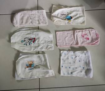 Prelove baby topi dan ikat perut