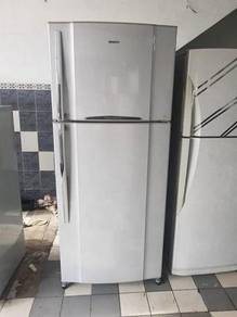 Toshiba Huge Refurbish Fridge 2 Pintu Refrigerator