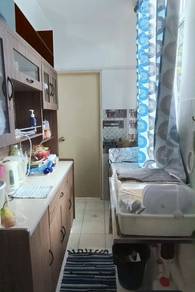 Apartment For Sale in Country Heights