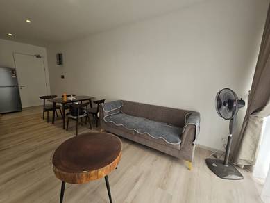 Condominium For Rent in Milano Eight
