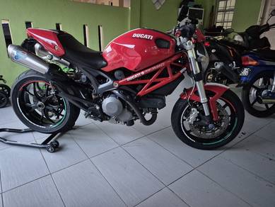 Ducati Monster 796