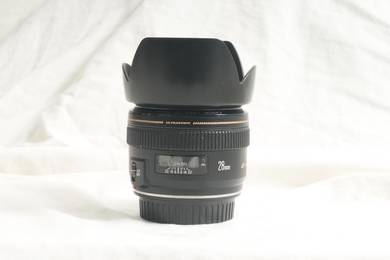Canon EF 28mm f1.8 lens