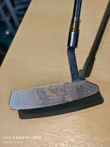 Japan URA golf putter