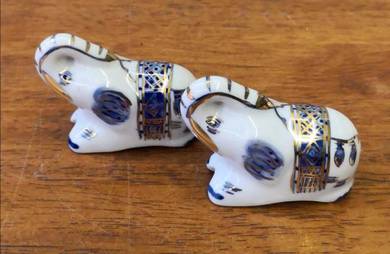 Lada garam elephant salt pepper shakers