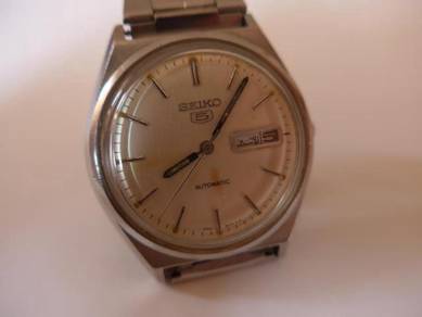 Seiko 5 Automatic Round Silver Dial Watch