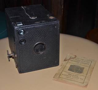 Antique Eastman Kodak Brownie No.3 Box Camera