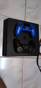 PS4 slim 1tb