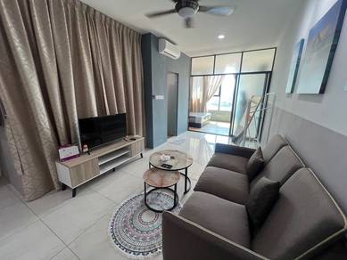 Condominium For Rent in Manhattan Suites @ ITCC