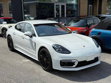 2021 Porsche Panamera BASE