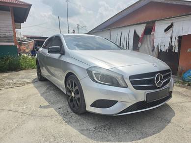 Mercedes Benz A200 200 BlueEFCY (CBU) in Kajang, SGR