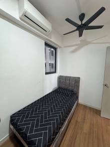 Condominium For Rent in M Vertica