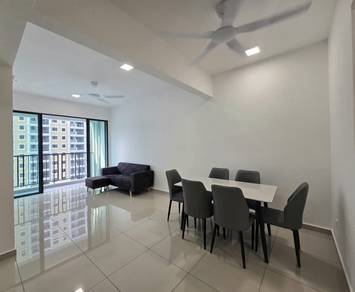 Condominium For Rent in Ideal Venice Residency