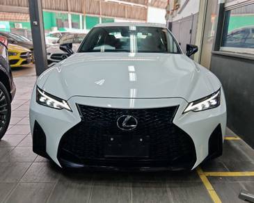 Lexus IS 300 F SPORT MODE BLACK in Johor Bahru, JHR