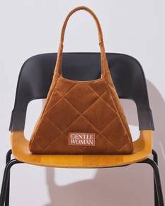 GENTLE WOMAN QUILT HOBO BAG : Brown