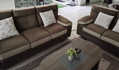 3+2+2 Brown sofa plus coffee table