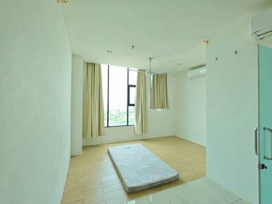 Condominium For Rent in Manhattan Suites @ ITCC