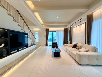Townhouse  in Ayer Keroh,MLK