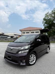 Toyota Vellfire Z in Shah Alam, SGR