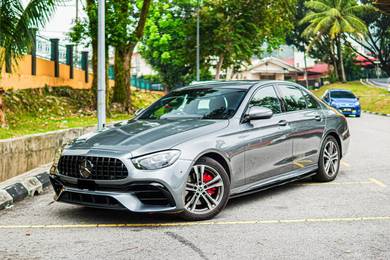 Mercedes Benz E200 200 AVANTGARDE (CKD) in Desa Petaling, KUL