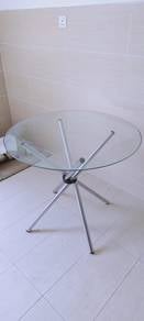 Round glass table with 2 wooden chairs for SALE!!!