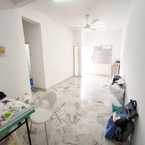 Flat For Sale in Apartment Taman Malinja