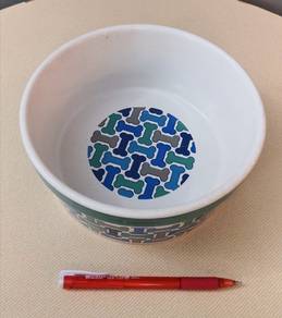 Pet feeding bowl