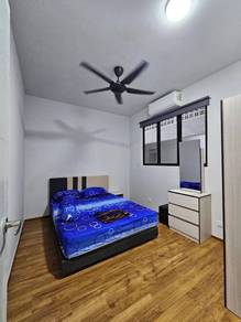 Condominium For Rent in Admiral Residences