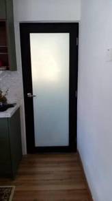 Swing Door Bilik Air (Aluminium-Kaca)