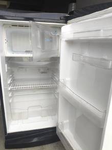 peti sejuk 1pintu toshiba