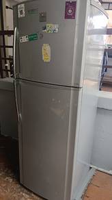 Peti Sejuk Toshiba 2Pintu Untuk Dijual