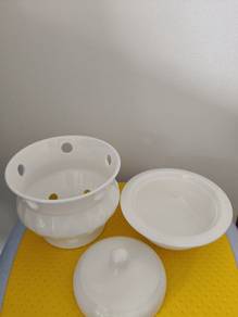 White ceramic stove basa and bowl with lid