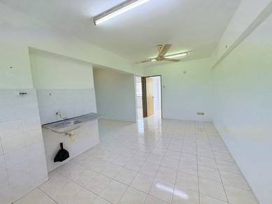 Condominium For Sale in Green Garden
