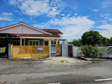 Semi-Detached House For Sale in Sungai Jawi,PNG