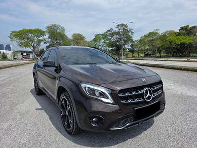 Mercedes Benz GLA200 200 (CBU) in Sungai Besi, KUL