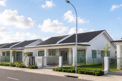 Semi-Detached House For Sale in Banting,SGR