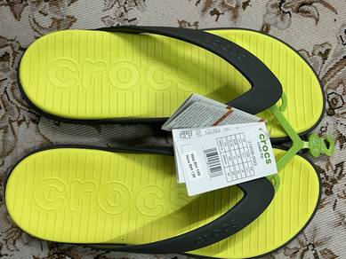 crocs