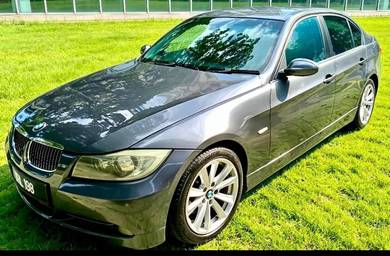 BMW 325i 25i (CKD) in Georgetown, PNG