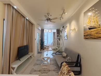 Condominium For Rent in Manhattan Suites @ ITCC