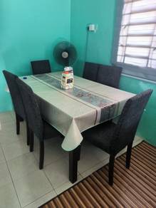 Meja makan 6 seater