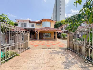 Semi-Detached House For Sale in Shah Alam,SGR
