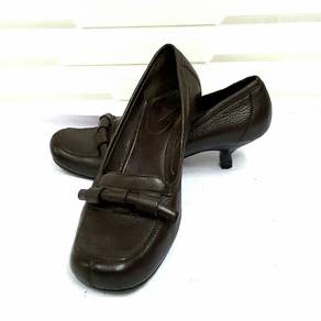 Bottega Veneta Brown Leather Round Toe Heels