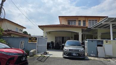 1.5-storey Terraced House For Sale in Sepang,SGR